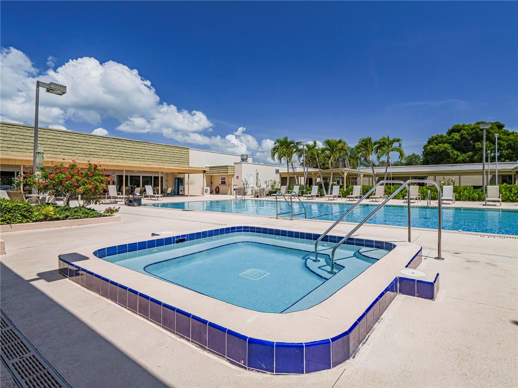14 Vista Gardens Trail 102