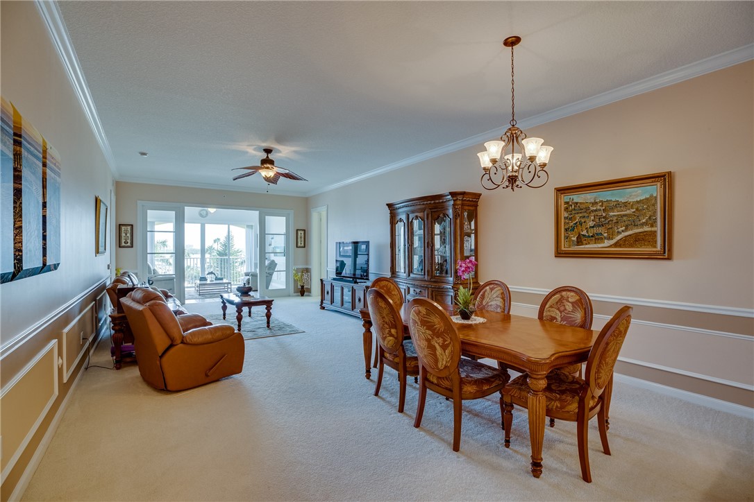 38 Harbour Isle Drive E 305