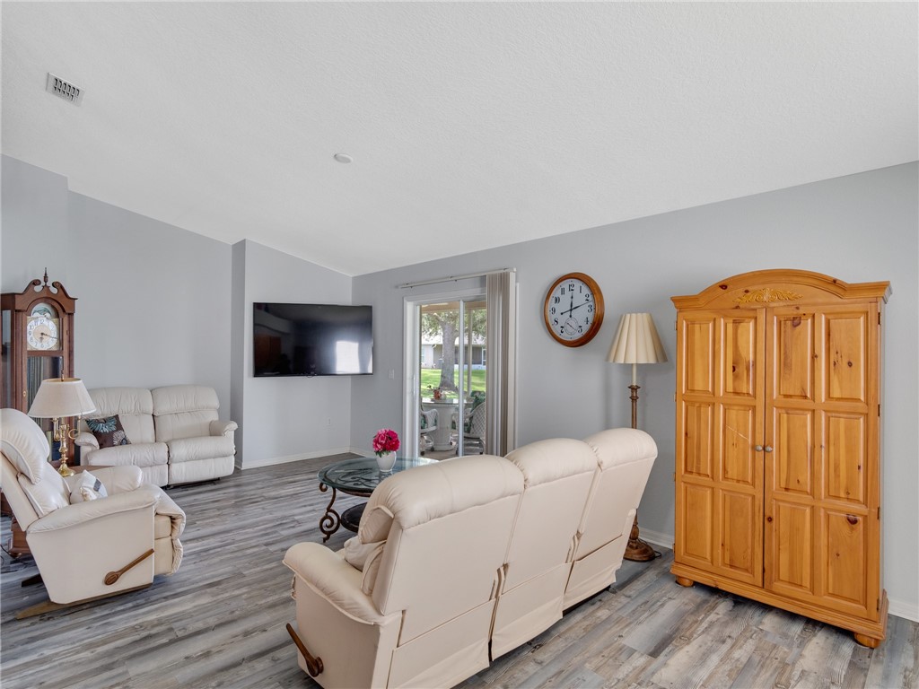 2540 12th Square SW