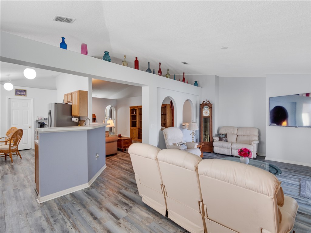 2540 12th Square SW