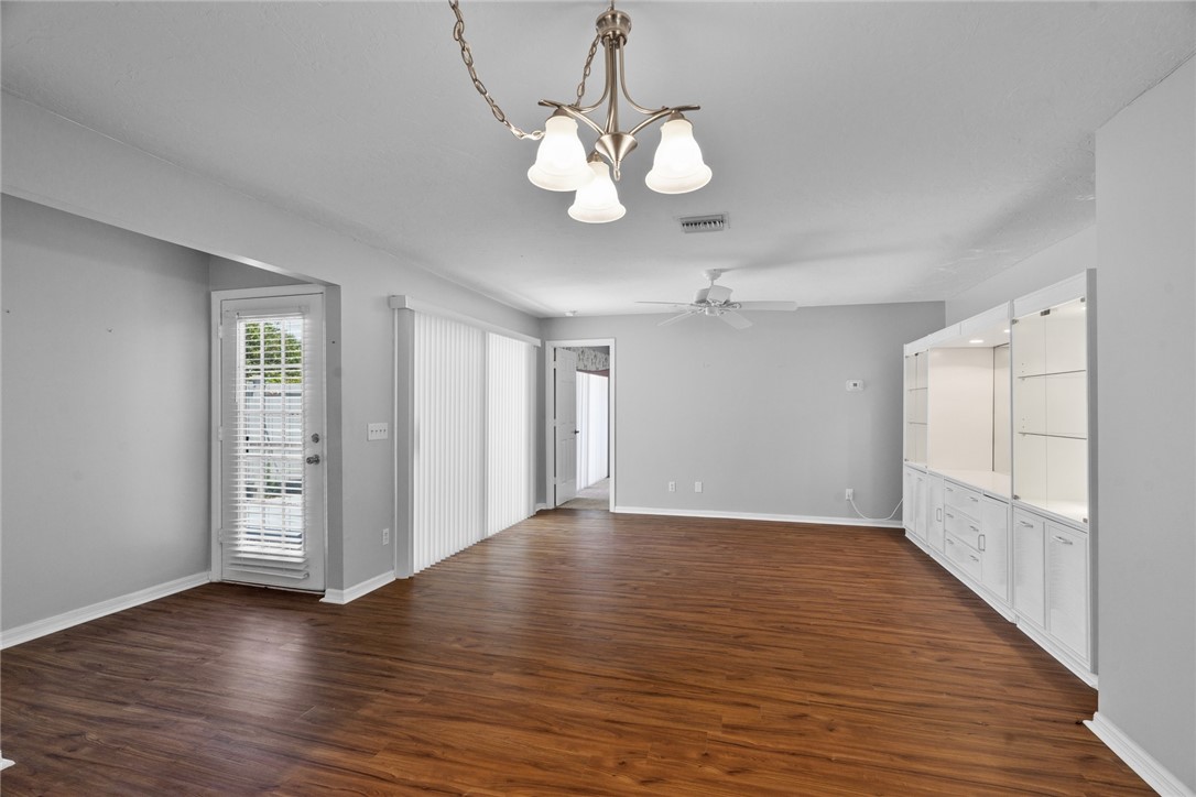 640 N Centre Court SW 102
