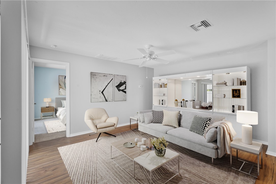 640 N Centre Court SW 102