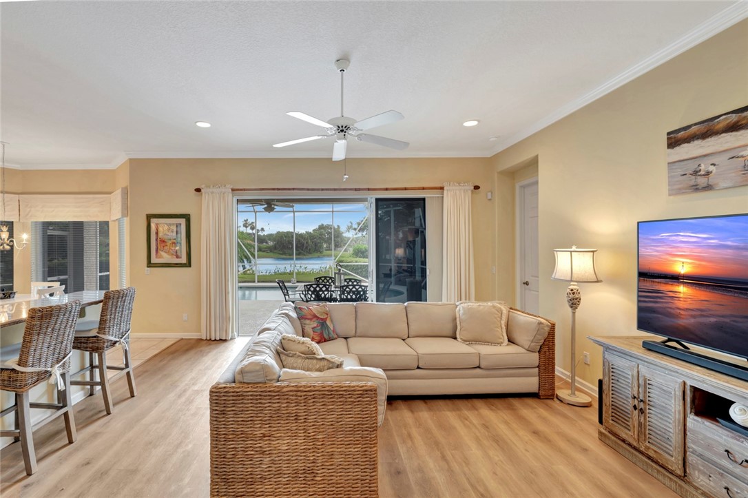 1000 Island Club Place