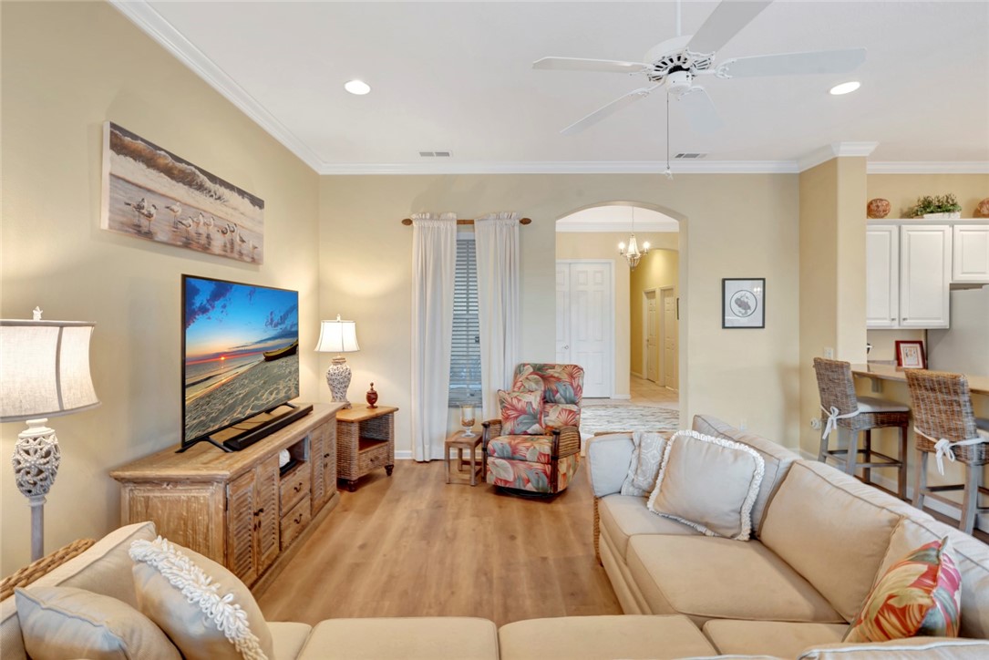 1000 Island Club Place