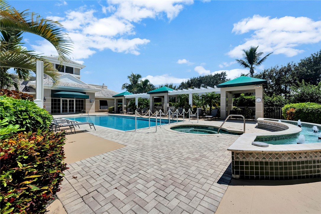 940 Turtle Cove Lane 207
