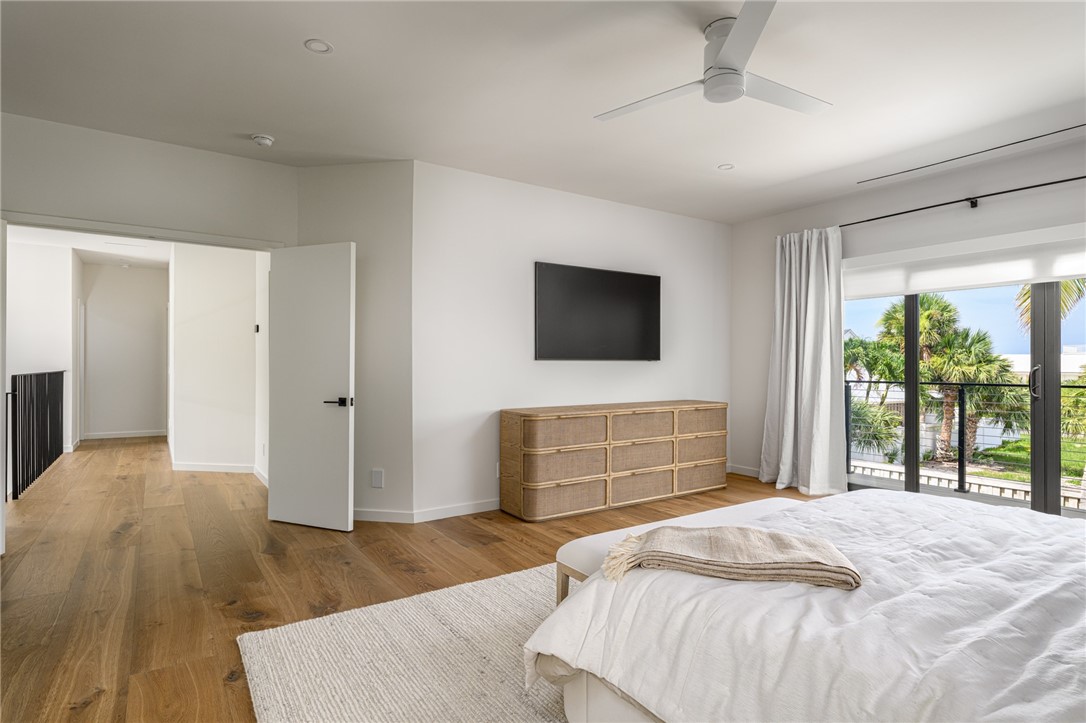 1110 Near Ocean Drive