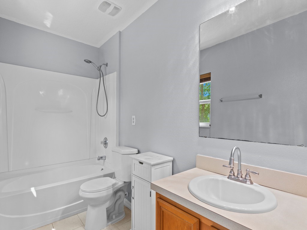 1805 Pointe West Way