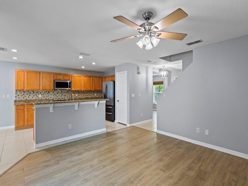 1805 Pointe West Way