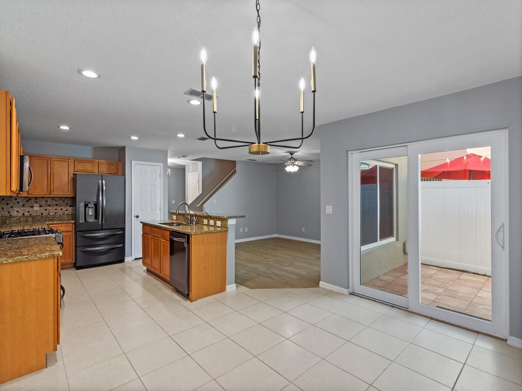 1805 Pointe West Way