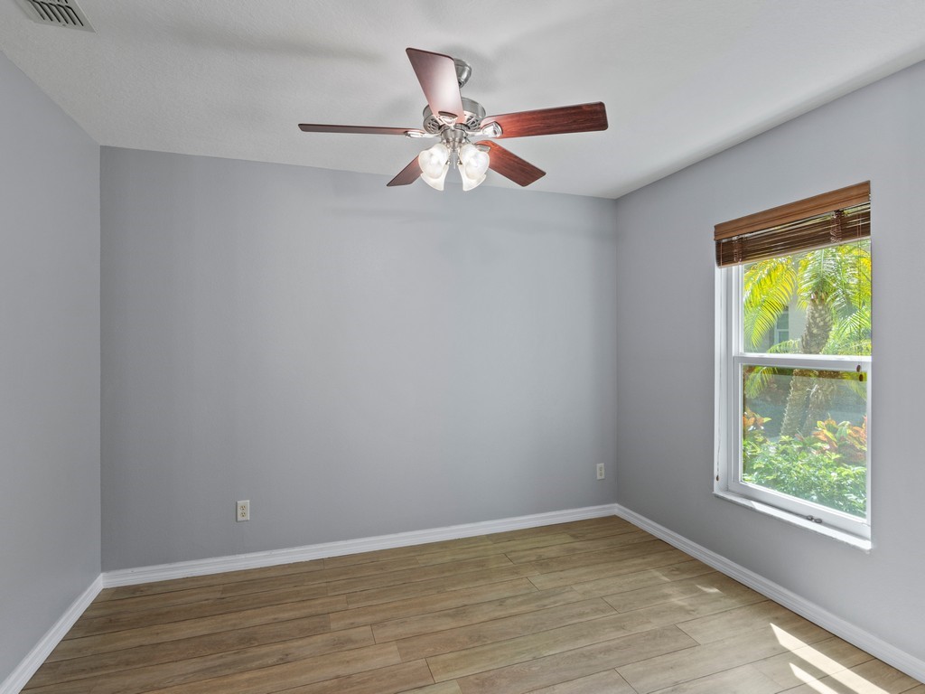1805 Pointe West Way