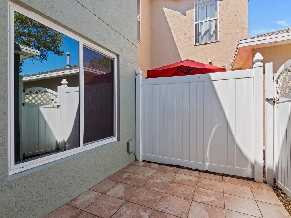 1805 Pointe West Way