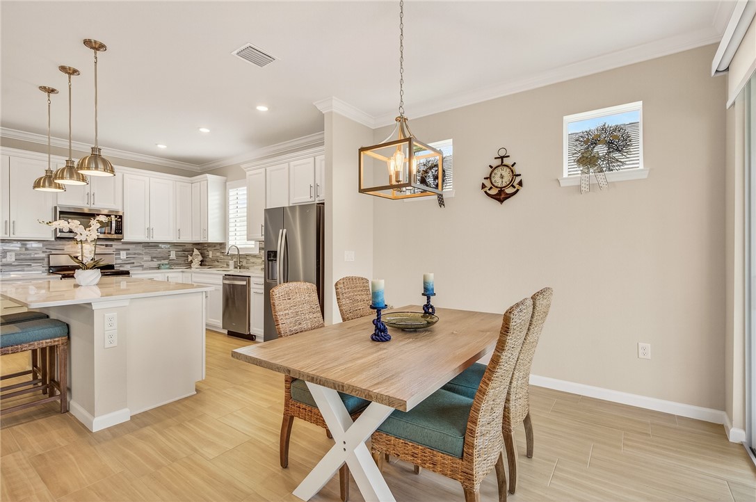 1176 Haven Circle