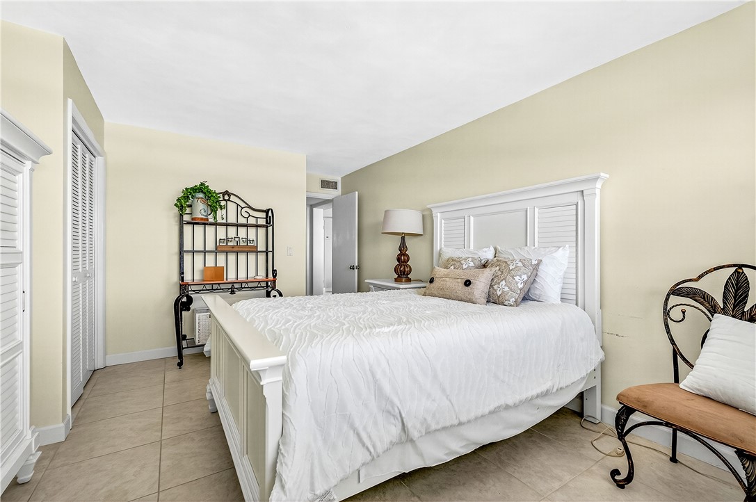 2333 Indian River Boulevard 404