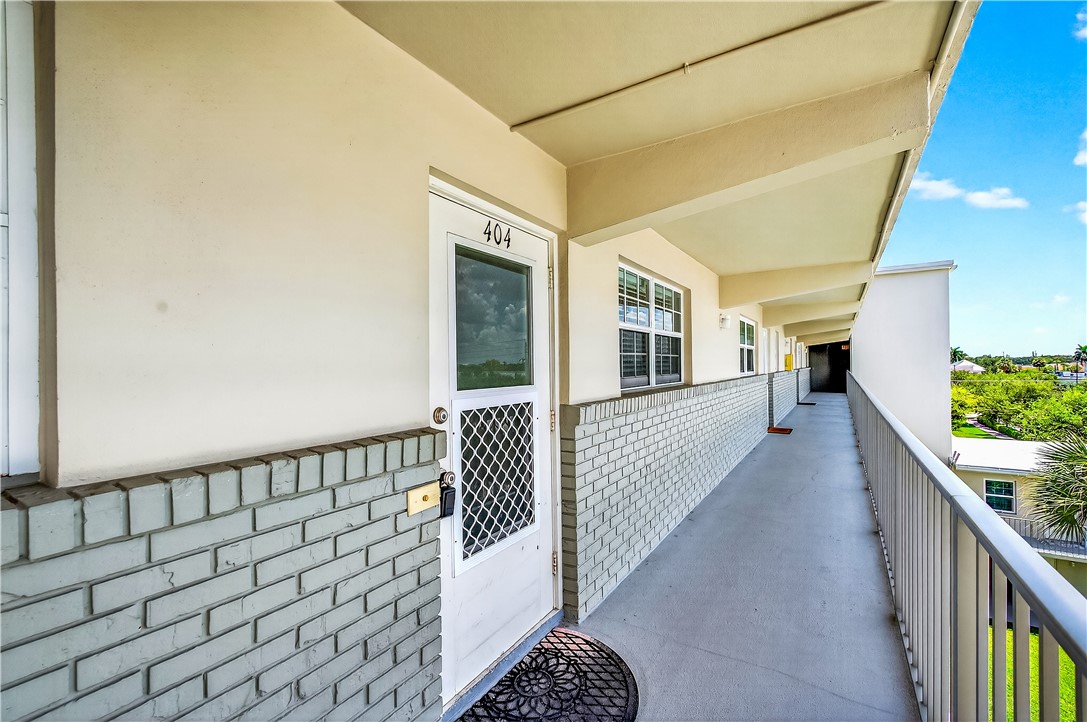 2333 Indian River Boulevard 404