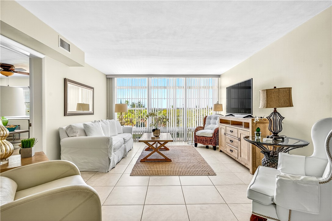 2333 Indian River Boulevard 404