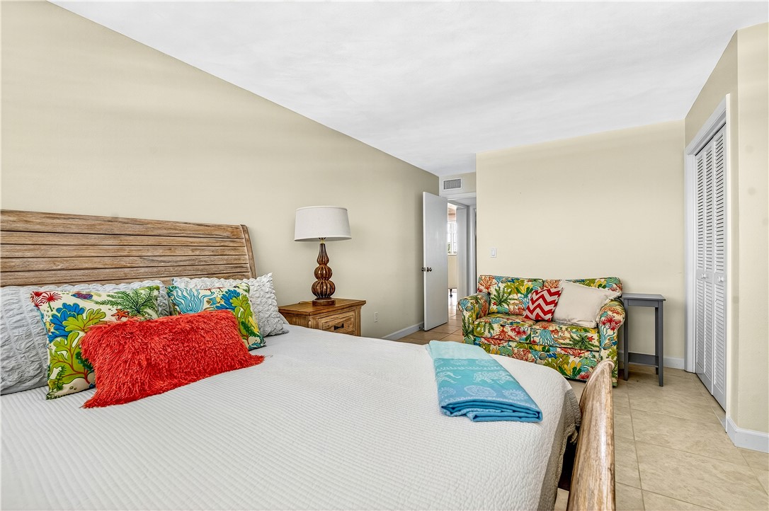 2333 Indian River Boulevard 404