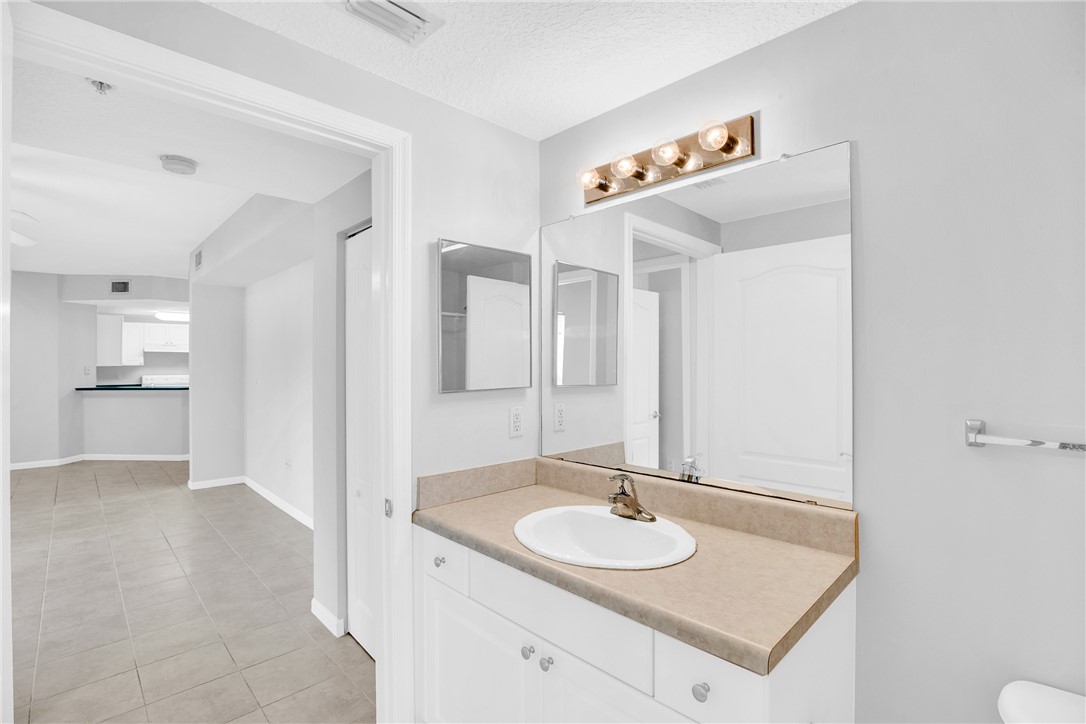 5080 Fairways Circle G101