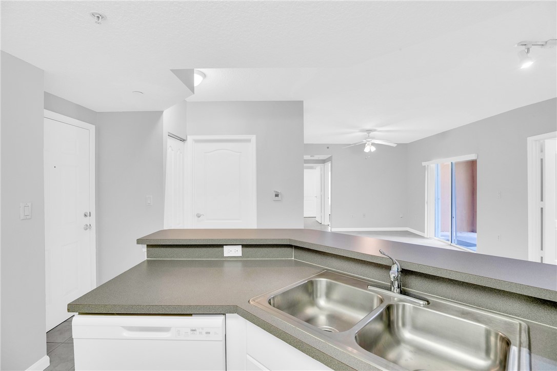 5080 Fairways Circle G101