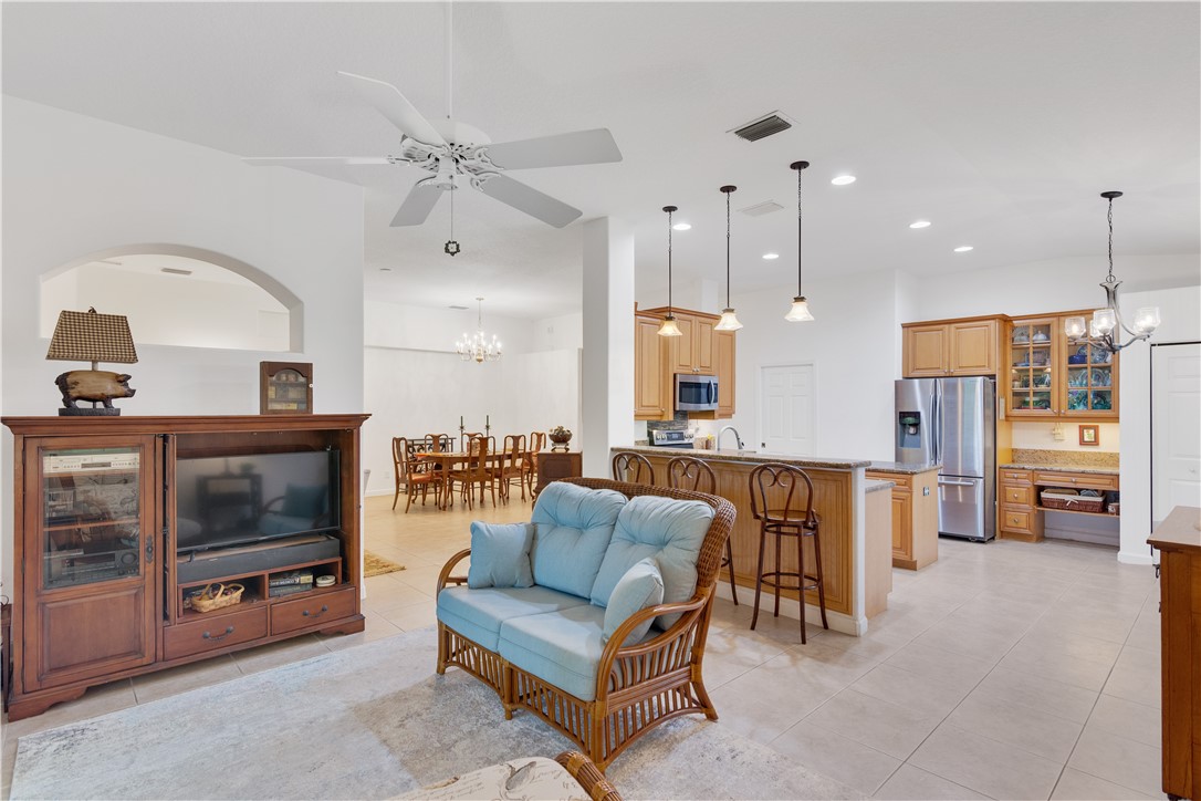 709 E Ocracoke Square SW