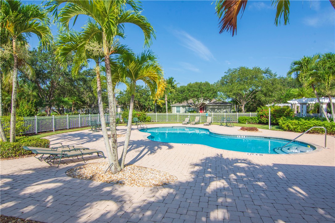 709 E Ocracoke Square SW