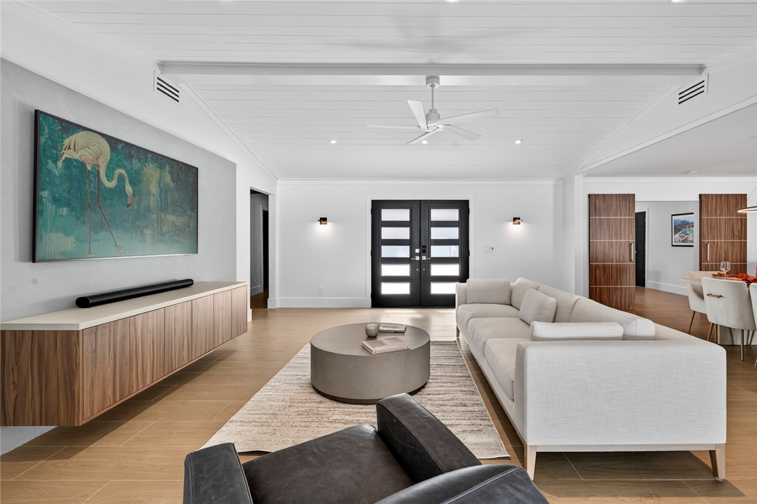 661 Date Palm Road