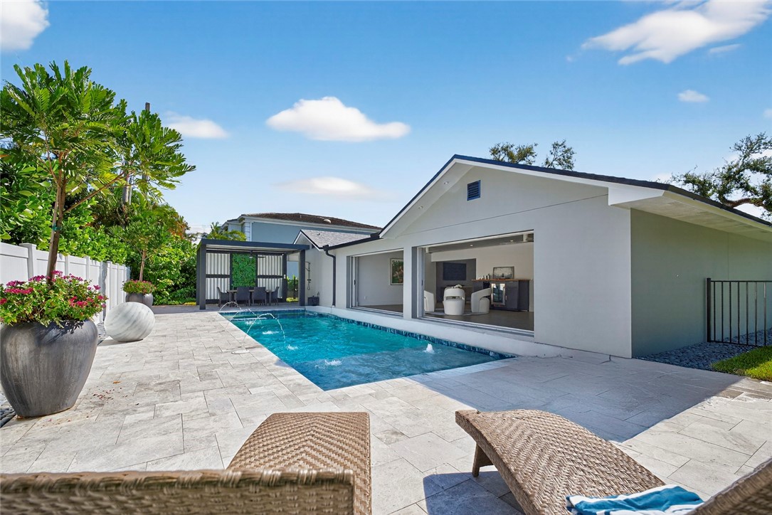 661 Date Palm Road