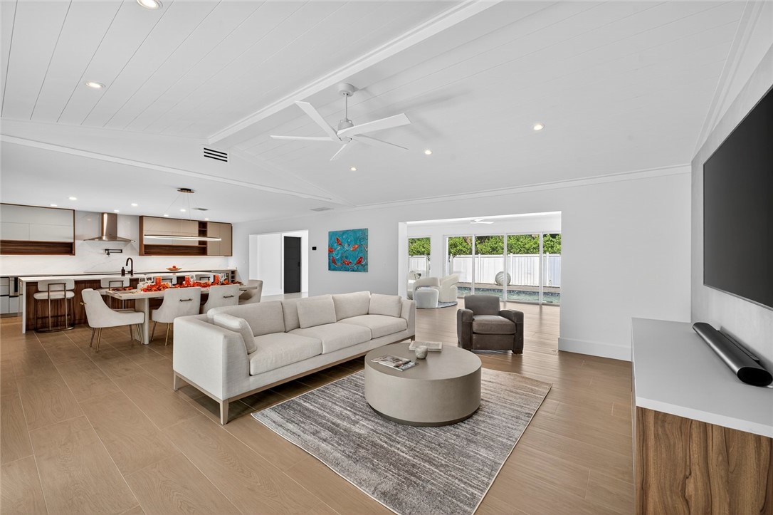 661 Date Palm Road