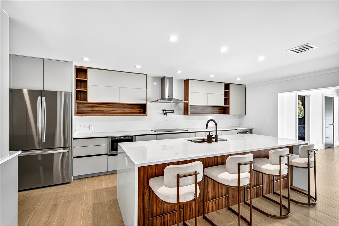 661 Date Palm Road