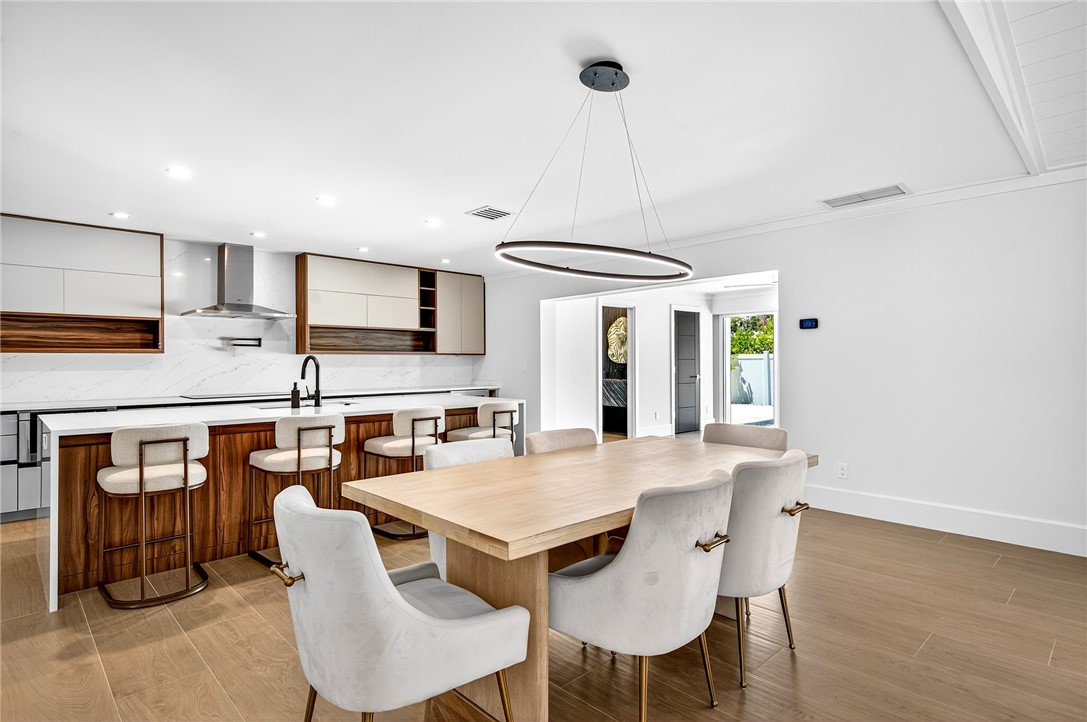 661 Date Palm Road