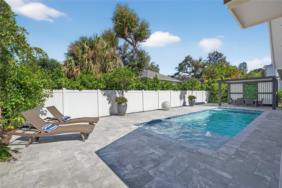 661 Date Palm Road