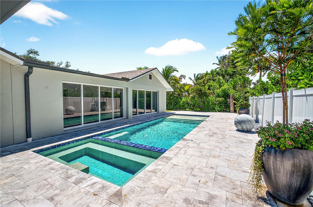661 Date Palm Road