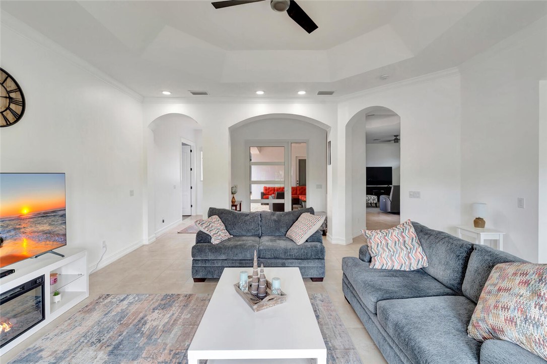 5960 Brae Burn Circle