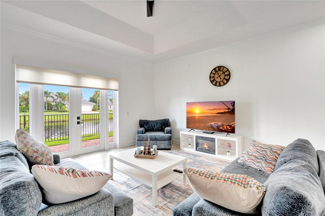 5960 Brae Burn Circle