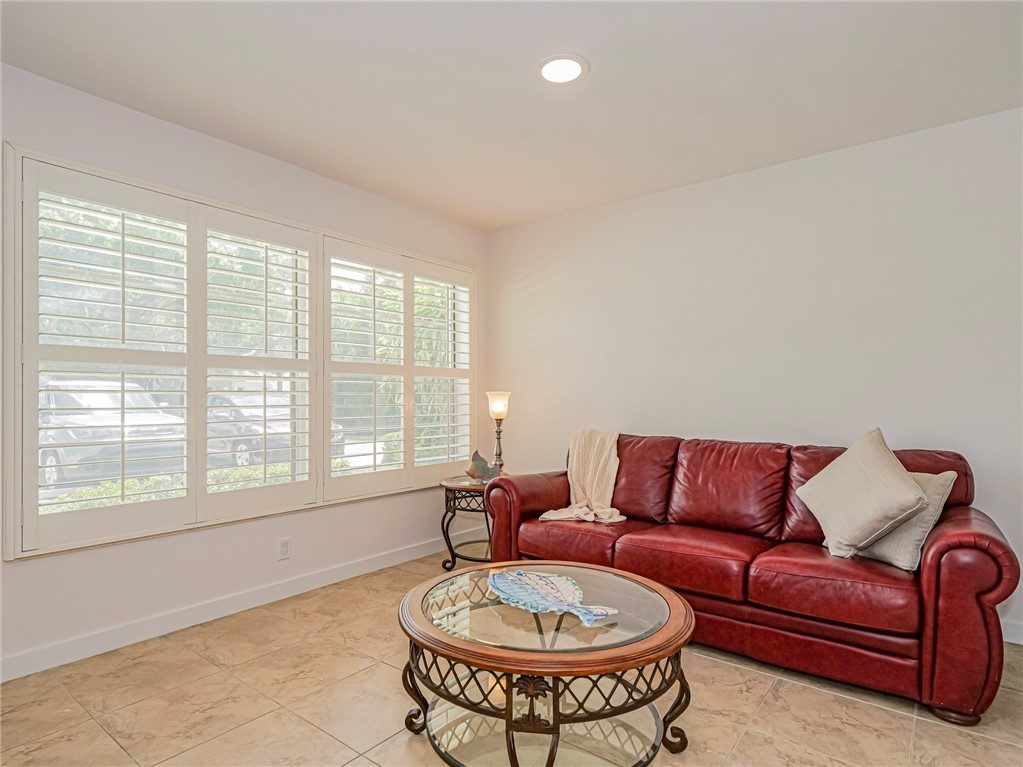 2800 Indian River Boulevard L4