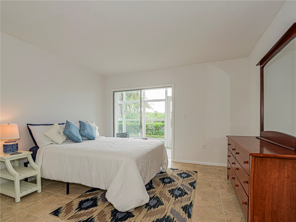 2800 Indian River Boulevard L4