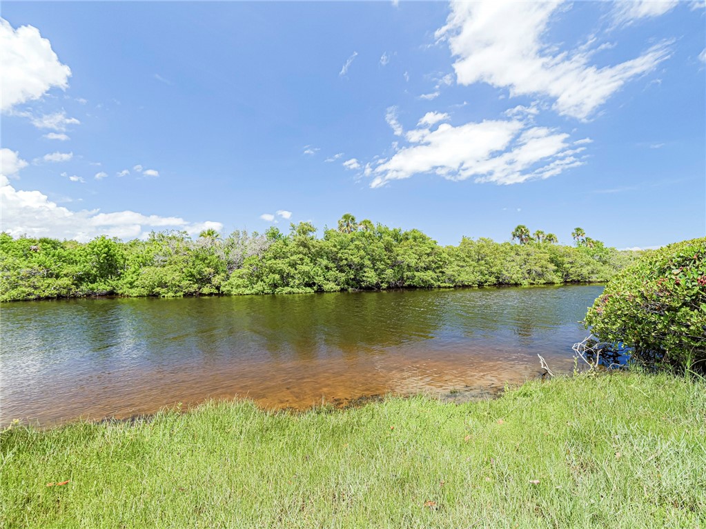 2800 Indian River Boulevard L4