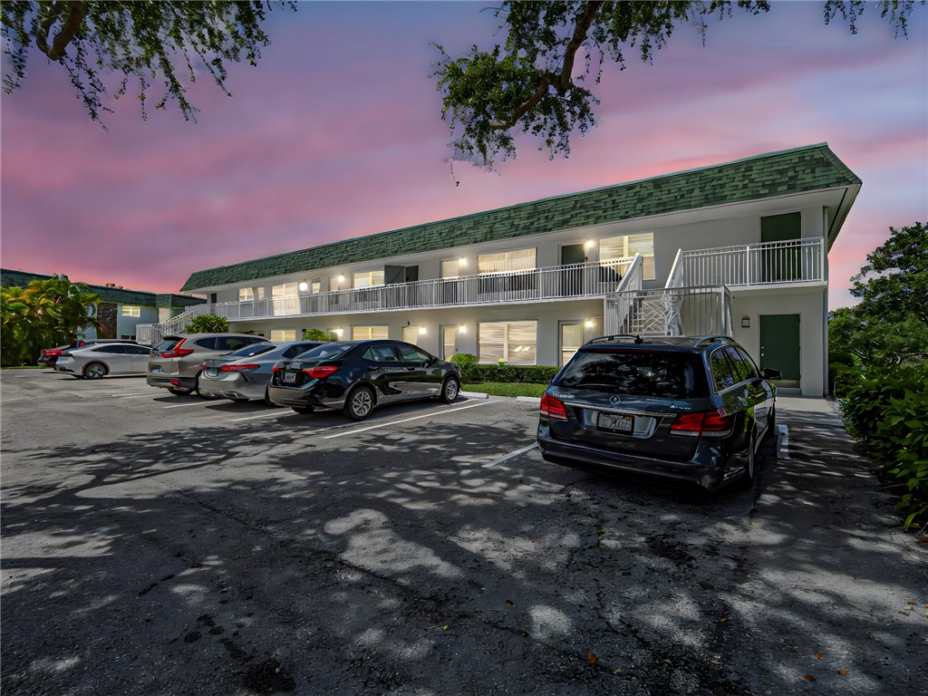 2800 Indian River Boulevard L4