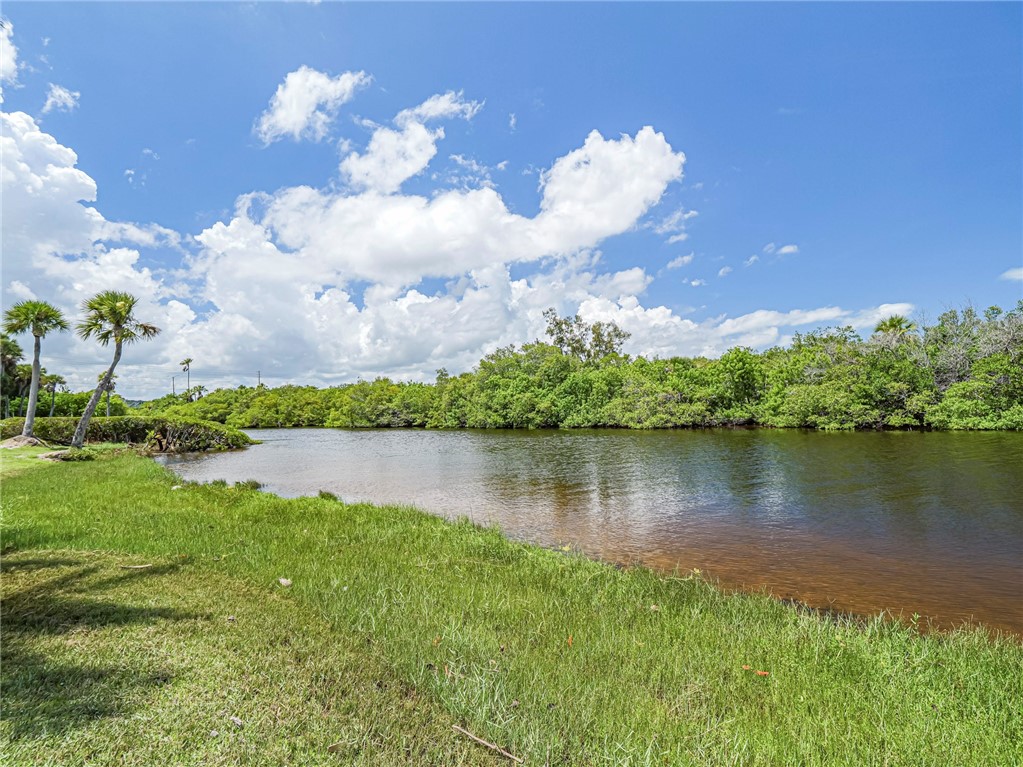 2800 Indian River Boulevard L4