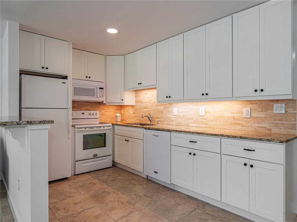 2800 Indian River Boulevard L4