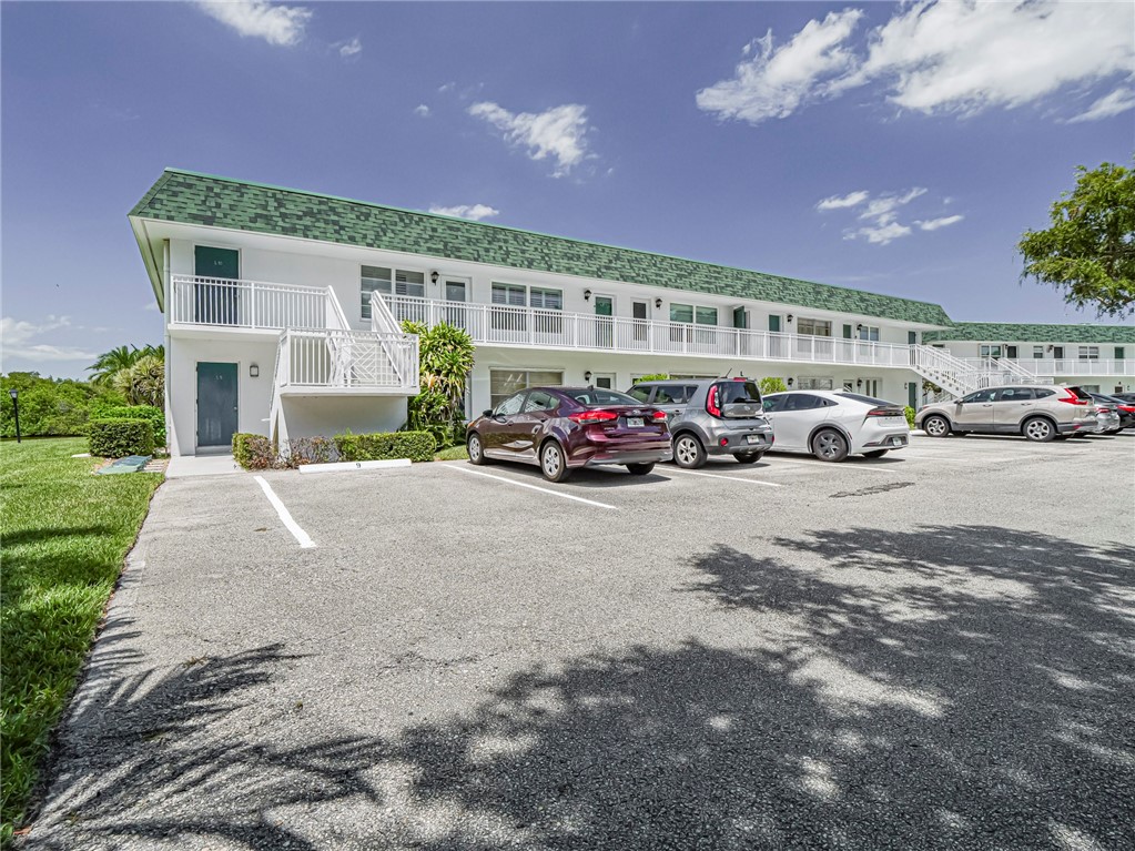 2800 Indian River Boulevard L4