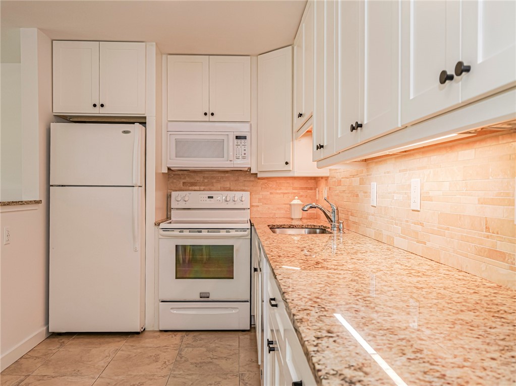 2800 Indian River Boulevard L4