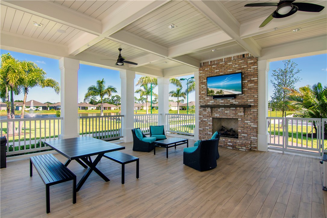 6165 Red Maple Manor