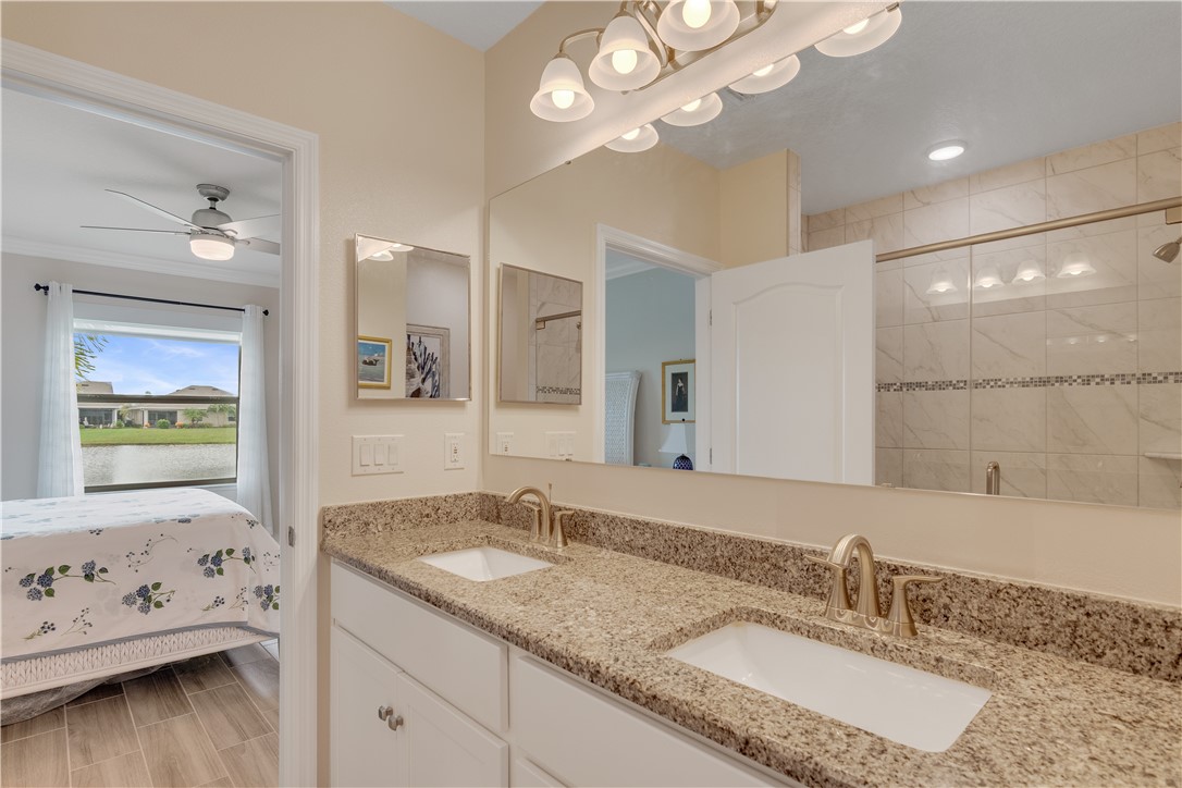 6165 Red Maple Manor