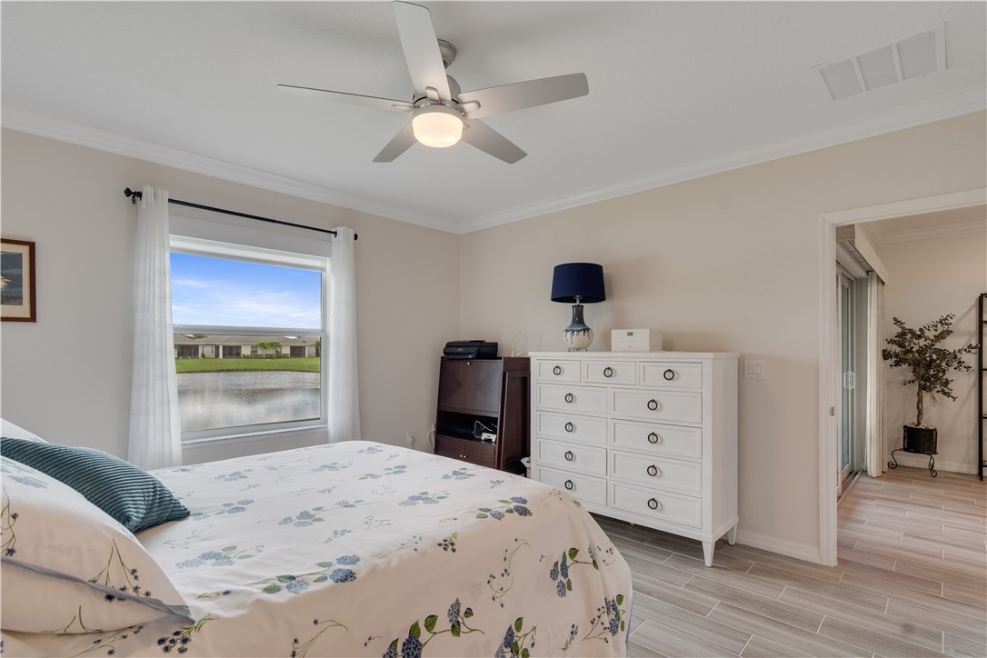 6165 Red Maple Manor