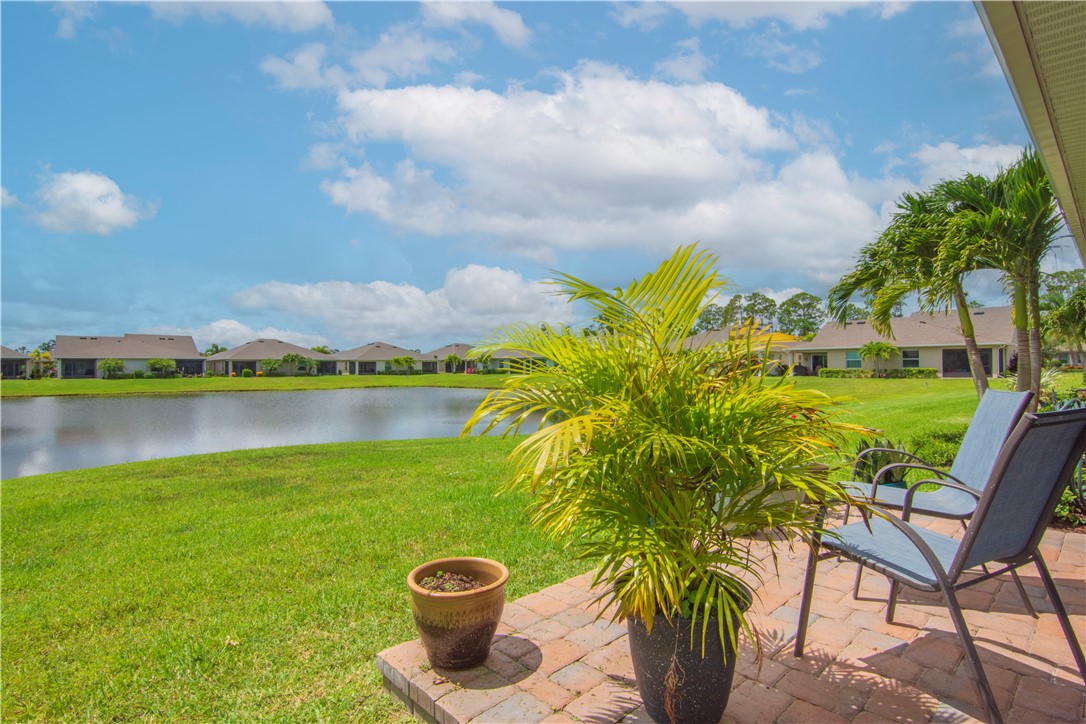 6165 Red Maple Manor