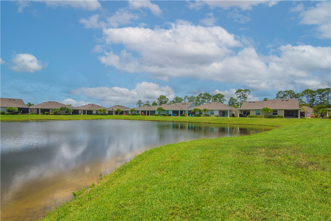 6165 Red Maple Manor