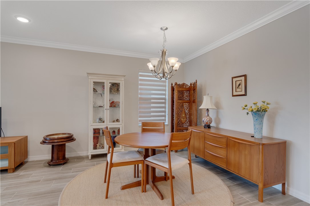 6165 Red Maple Manor