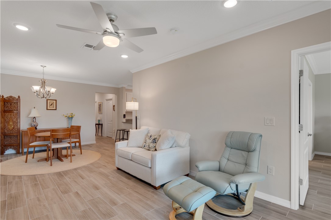 6165 Red Maple Manor