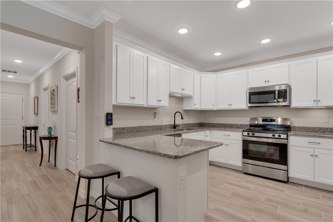 6165 Red Maple Manor