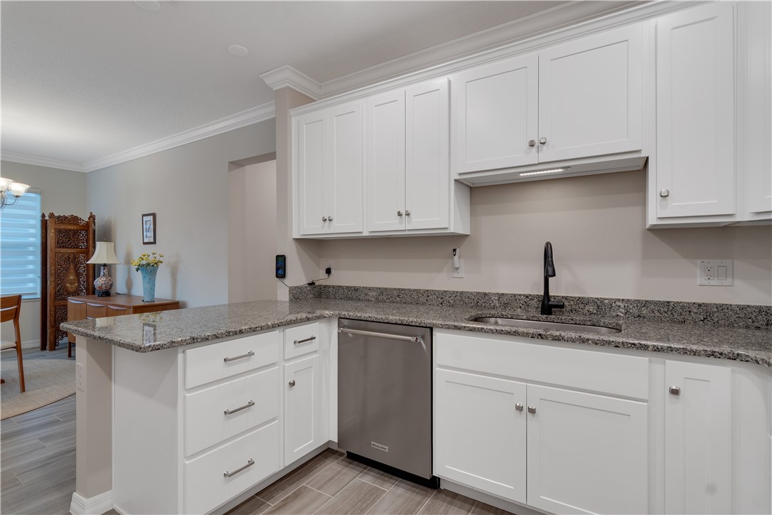 6165 Red Maple Manor